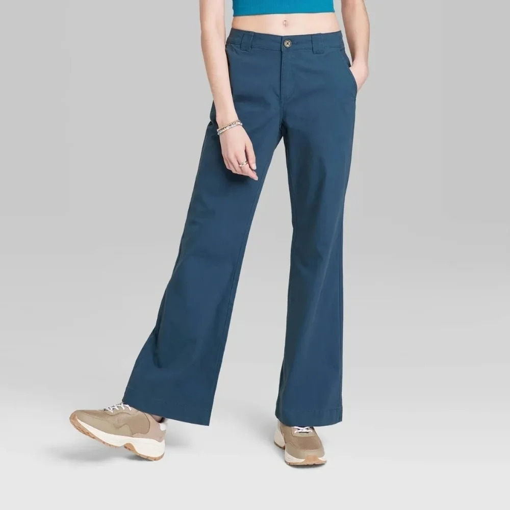 Wild Fable-Women's Low-Rise  Flare Chino Pants